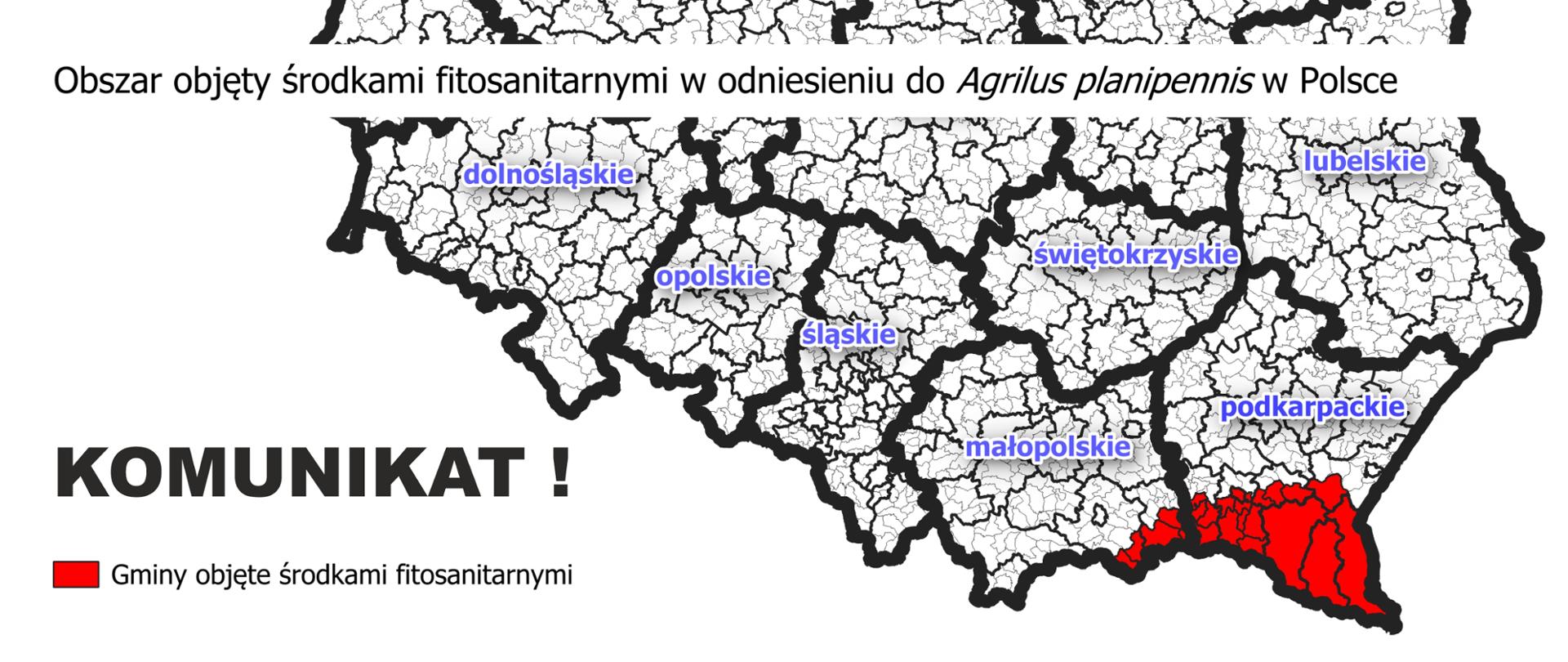 Część mapy Polski z zaznaczonymi gminami, powiatami i województwami w kolorze czarno białym. Dodatkowo kilka gmin zamalowanych jest na czerwono.