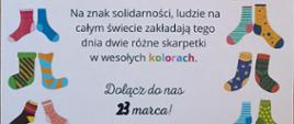 Na plakacie umieszczono informacje o wydarzeniu w ramce z kolorowych skarpet