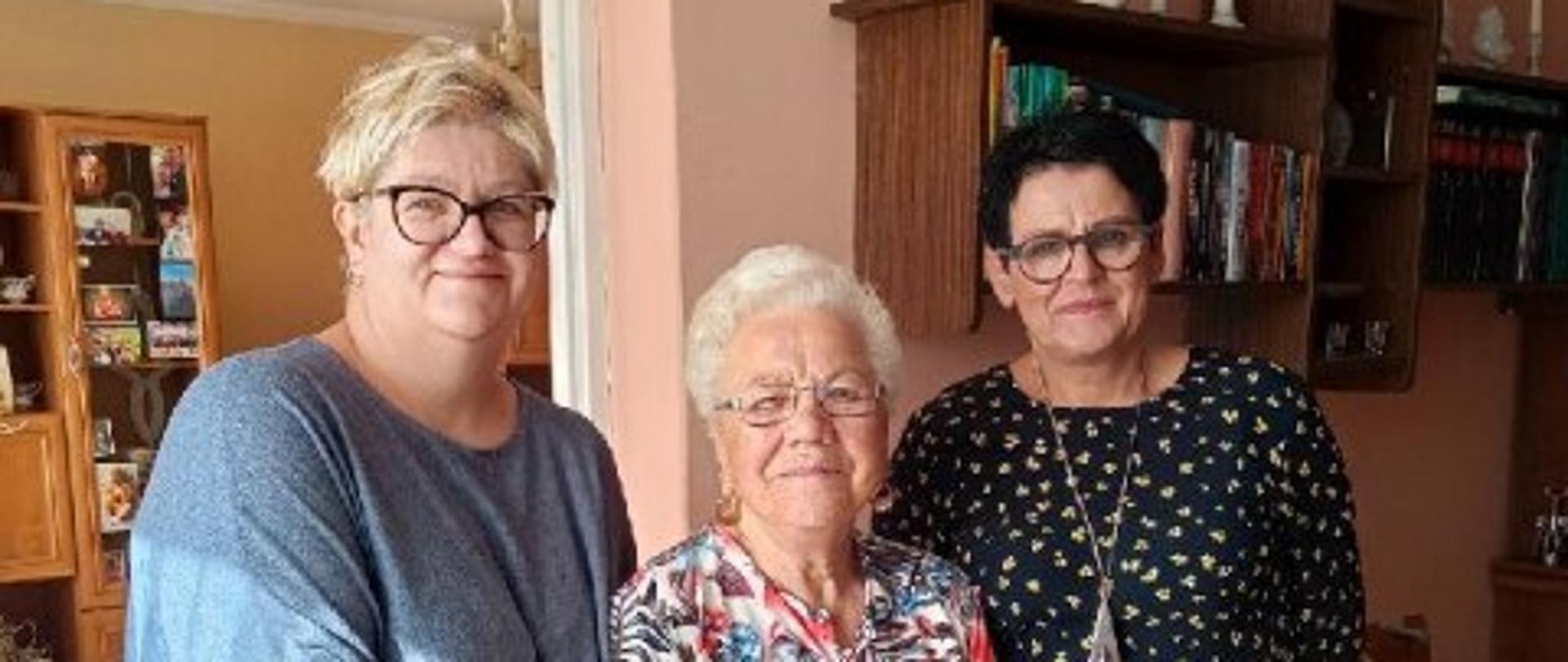 Jubilatka z Panią Wójt i Sołtysem