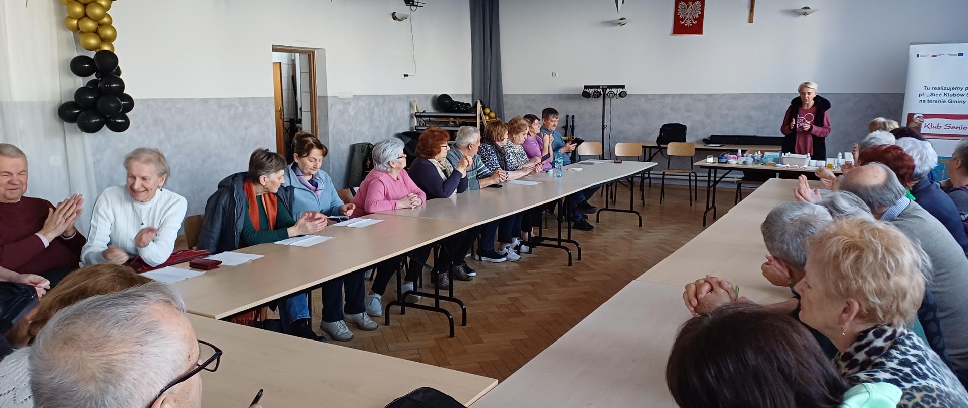 Klub_Seniora_Warzyce