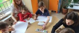 Podczas warsztatów plastycznych 