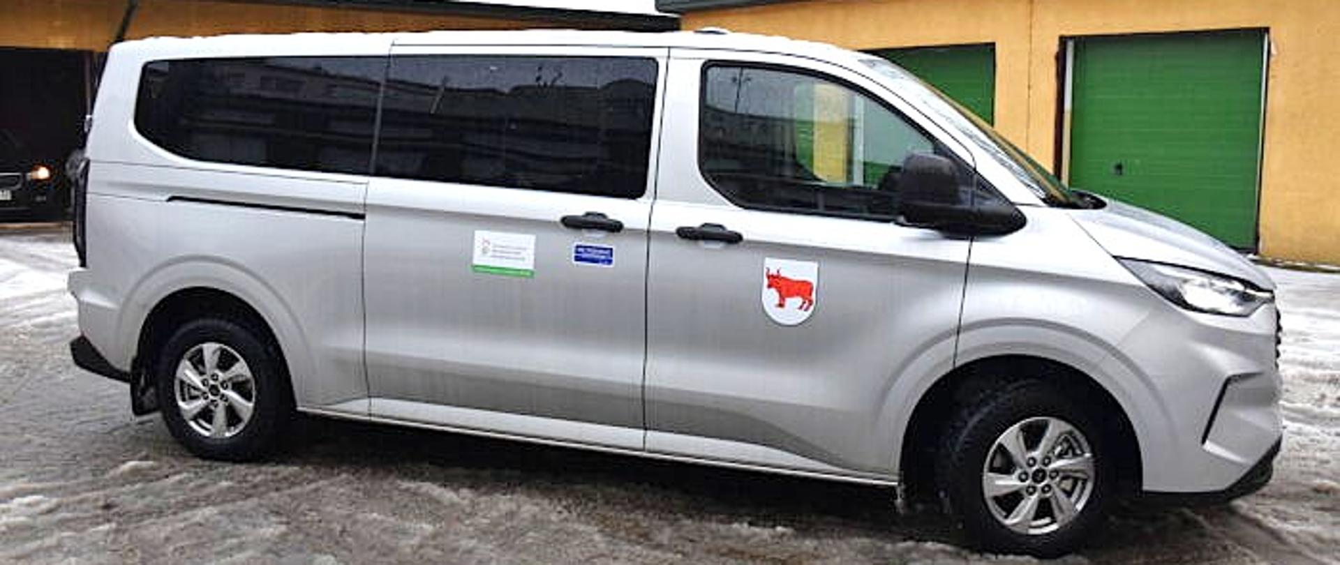 Nowy bus na potrzeby ŚDS zakupiono we współpracy z Powiatem Bielskim