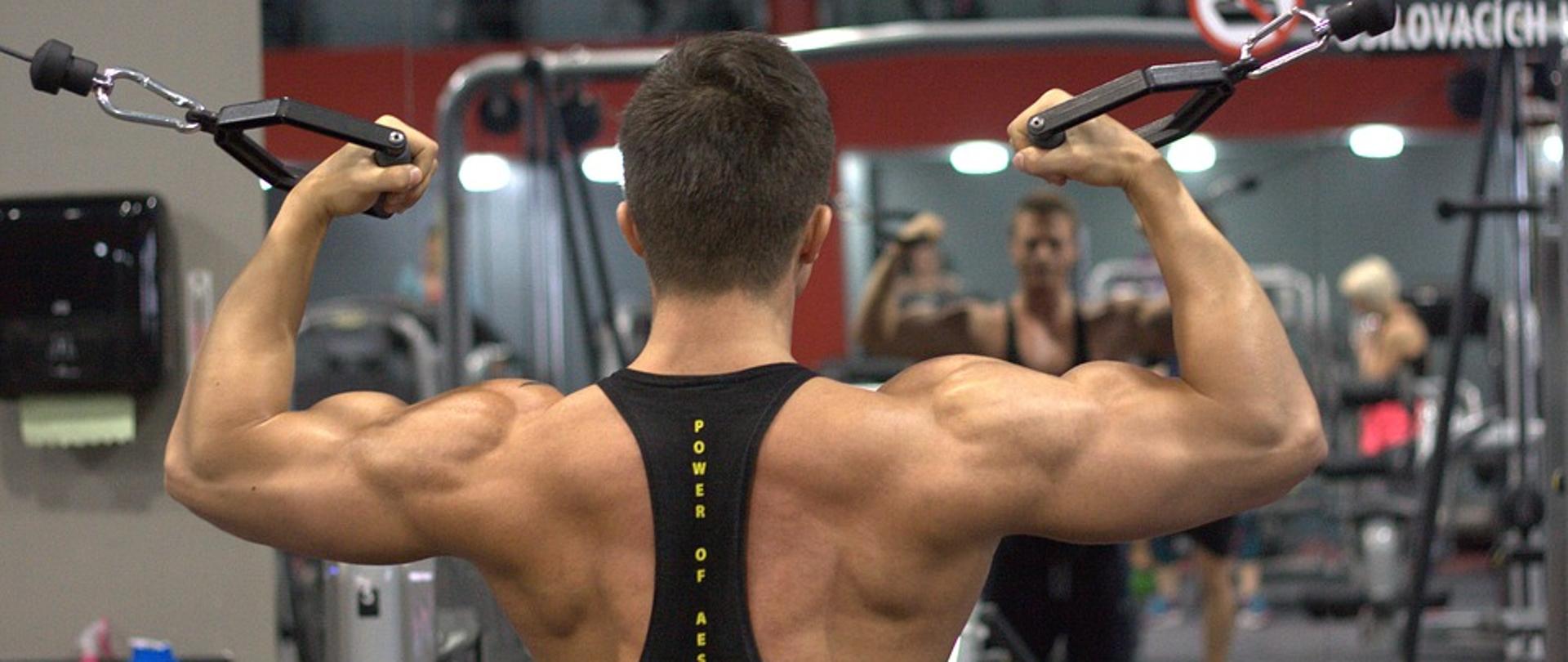 Kolejne zwolnienia i postojowe z ZUS