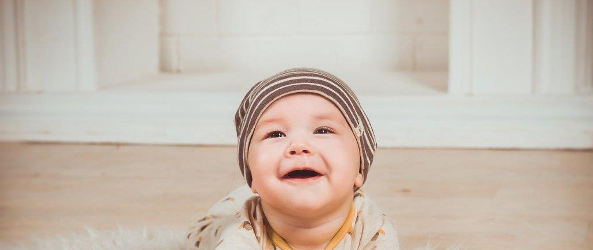 zdjęcie przedstawia dziecko