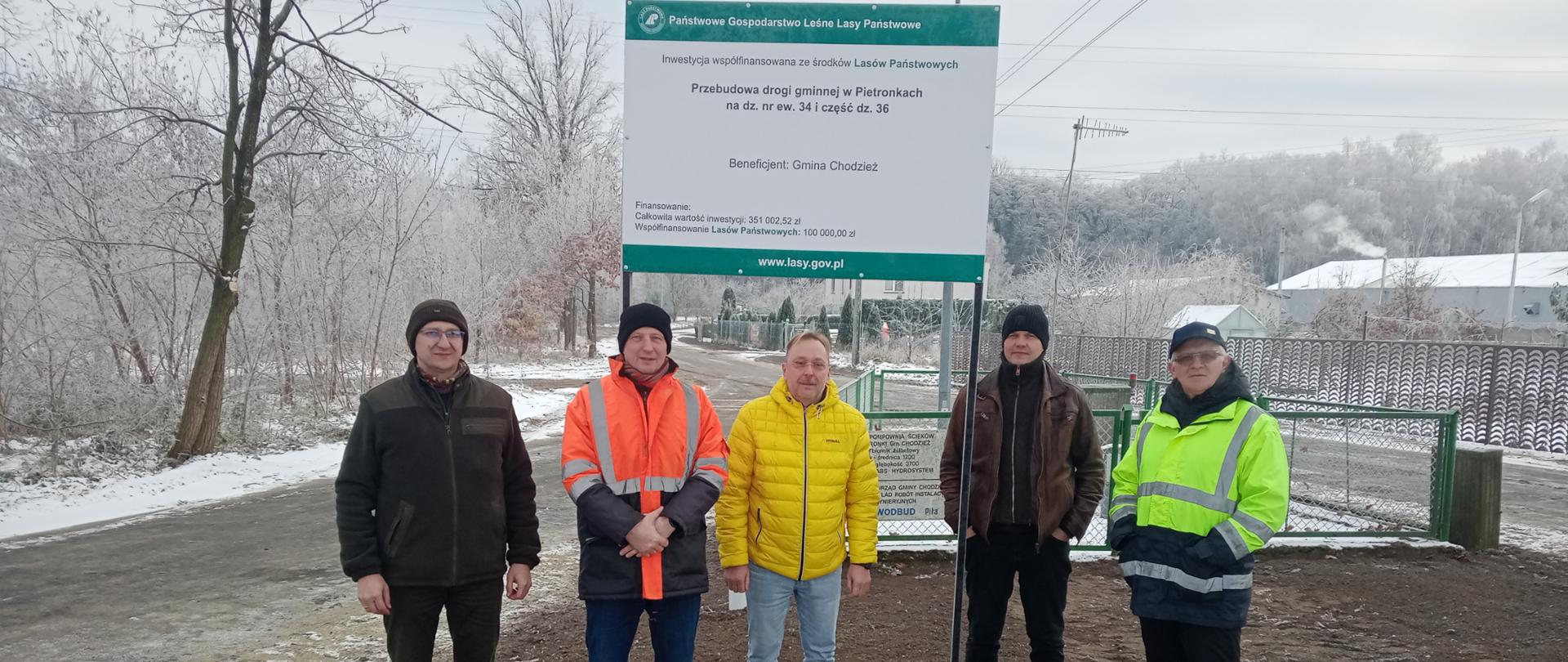 Zdjęcie grupowe Gmina i Wykonawcy