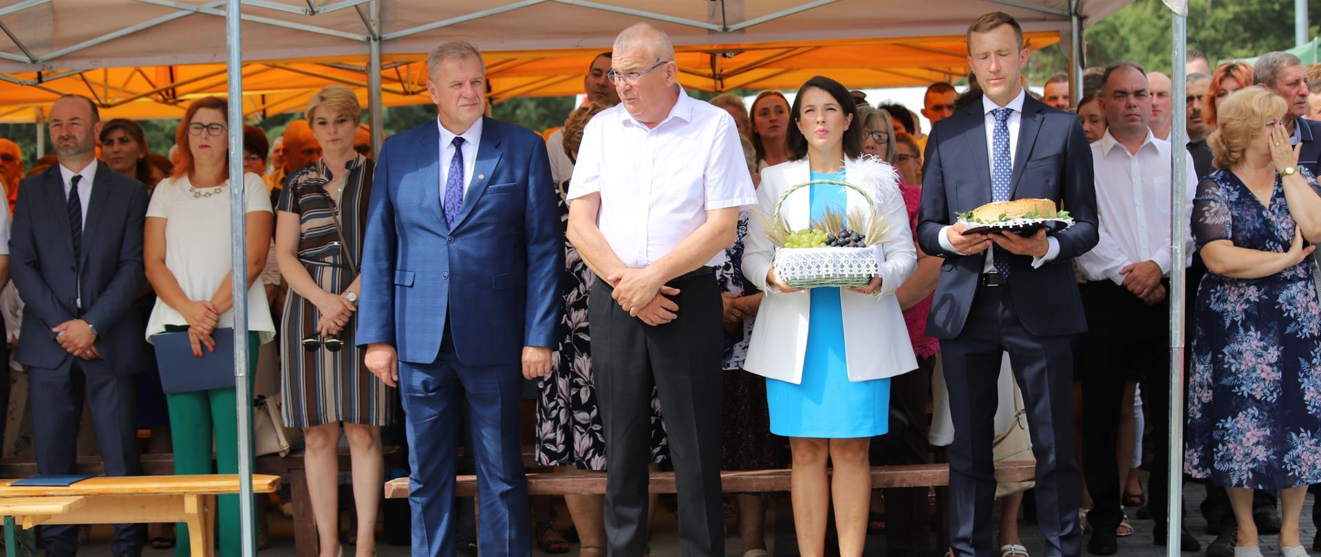 Dożynki parafialno-miejsko-gminne w Brzeźnicy z udziałem starosty bielskiego Sławomira Jerzego Snarskiego