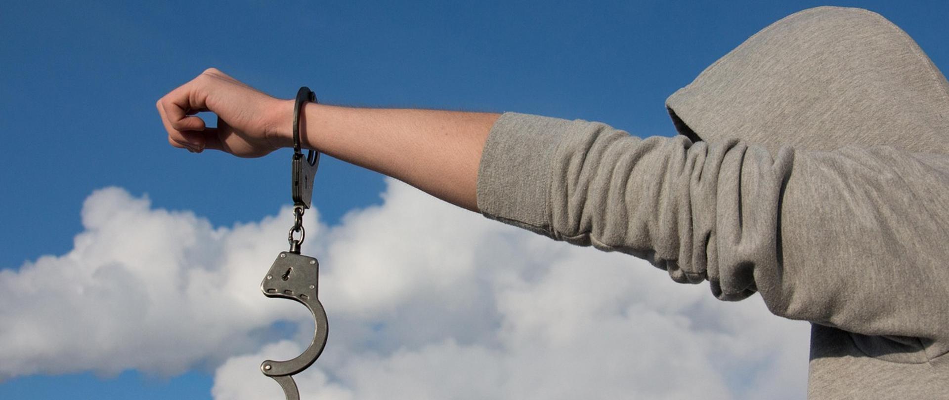 Przestępczość młodzieży - zdjęcie ilustracyjne