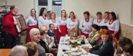 Wspólne kolędowanie mieszkańców wsi w Podsarniu