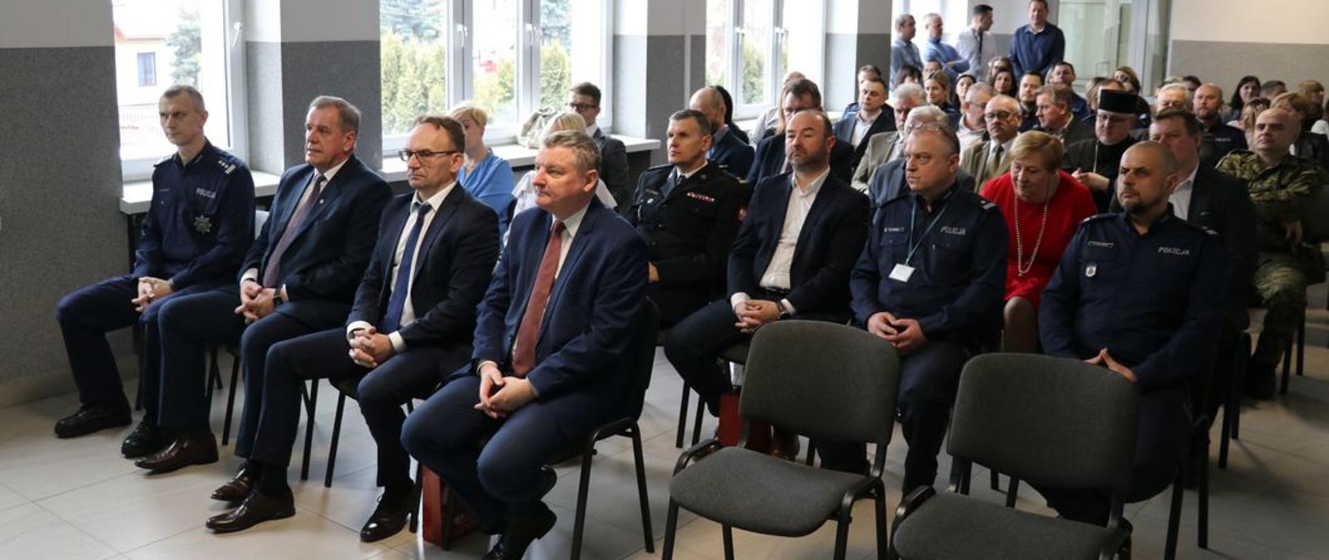Spotkanie podsumowujące działania bielskich policjantów w 2022 r. z udziałem starostów