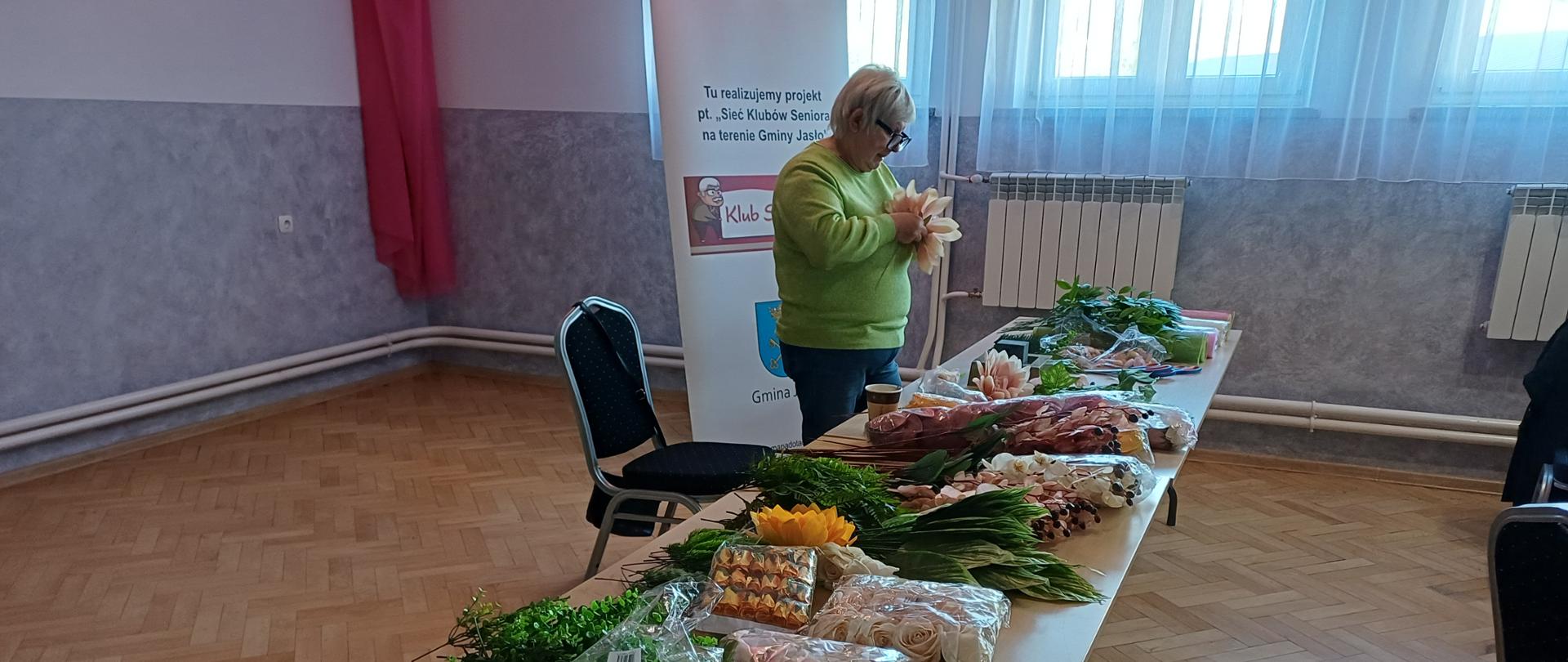 Klub Seniora zajęcia florystyczne