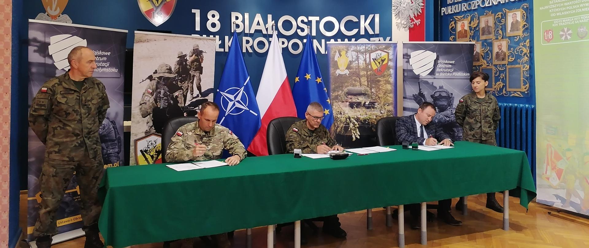 Podpisanie porozumienia w sprawie organizacji zajęć praktycznych w oddziale przygotowania wojskowego przez patronacką jednostkę wojskową
