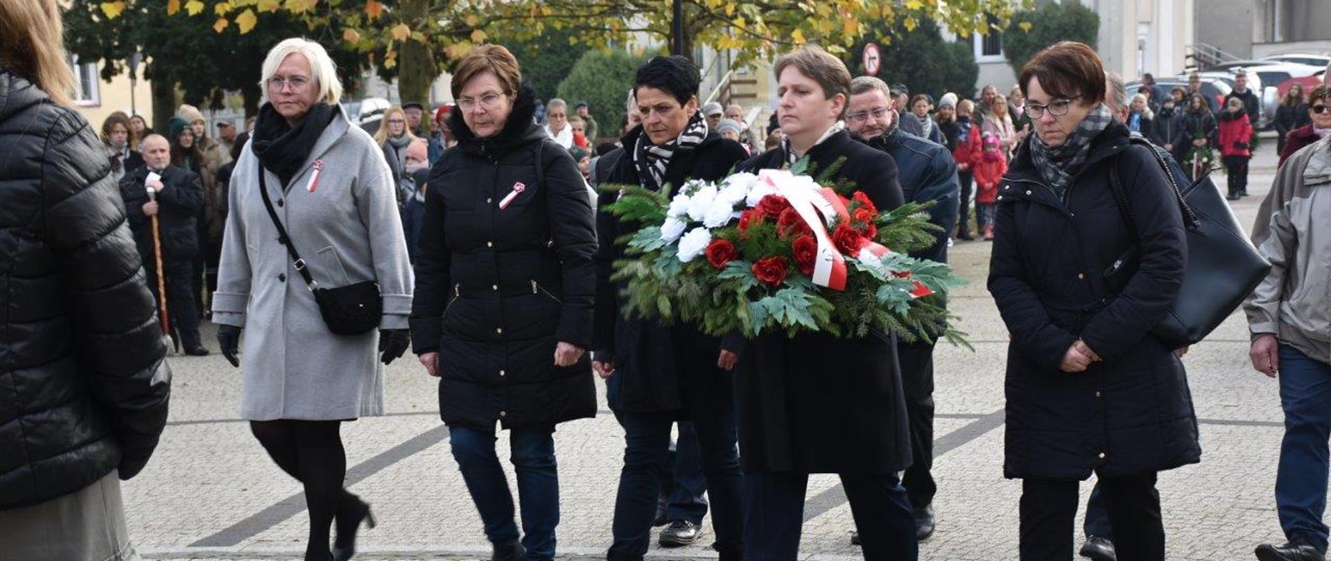 11 listopada pomnik chodzież