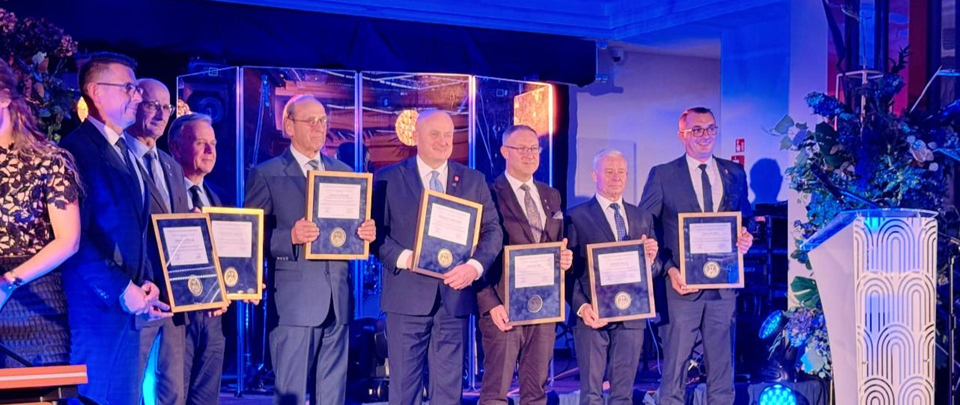 Pamiątkowe zdjęcie starostów od początku kadencji.