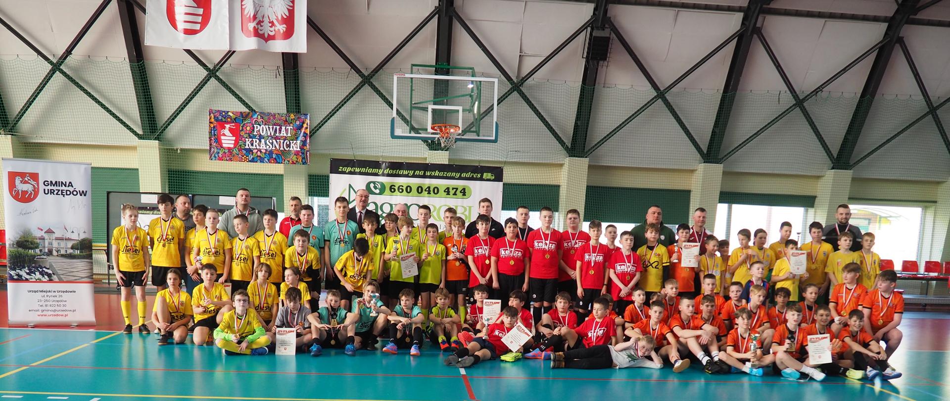 Uczestnicy sobotnich rozgrywek po dekoracji