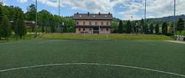  Modernizacja Kompleksu Sportowego MOJE BOISKO – ORLIK 2012 w miejscowości Raba Wyżna. Zadanie polega na wymianie starej nawierzchni bezpiecznej na nową