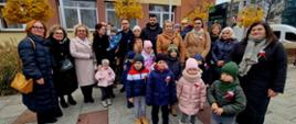 Delegacja z Przedszkola pozuje do zdjęcia