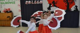 Akademia majowa - prezentacja artystyczna w wykonaniu dzieci