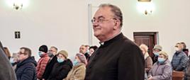 Proboszcz Parafii pw. Św. Maksymiliana Marii Kolbego w Szastarce Ksiądz Andrzej Arbaczewski.