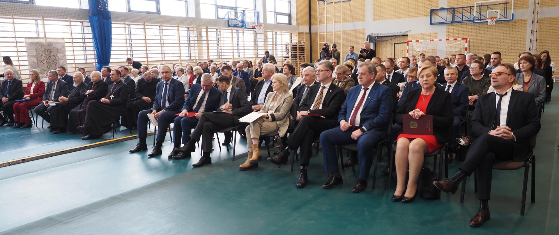 Uroczystość jubileuszowa z okazji 80-lecia działalności II Liceum Ogólnokształcącego z Białoruskim Językiem Nauczania im. Bronisława Taraszkiewicza w Bielsku Podlaskim 