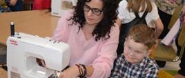 Wspólne warsztaty krawieckie z dziadkami