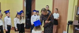 Ślubowanie uczniów klas pierwszych w Publicznej Szkole Podstawowej im. płk. Dionizego Czachowskiego w Łączanach