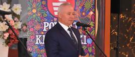  Starosta Kraśnicki Andrzej Rolla podczas uroczystej przemowy