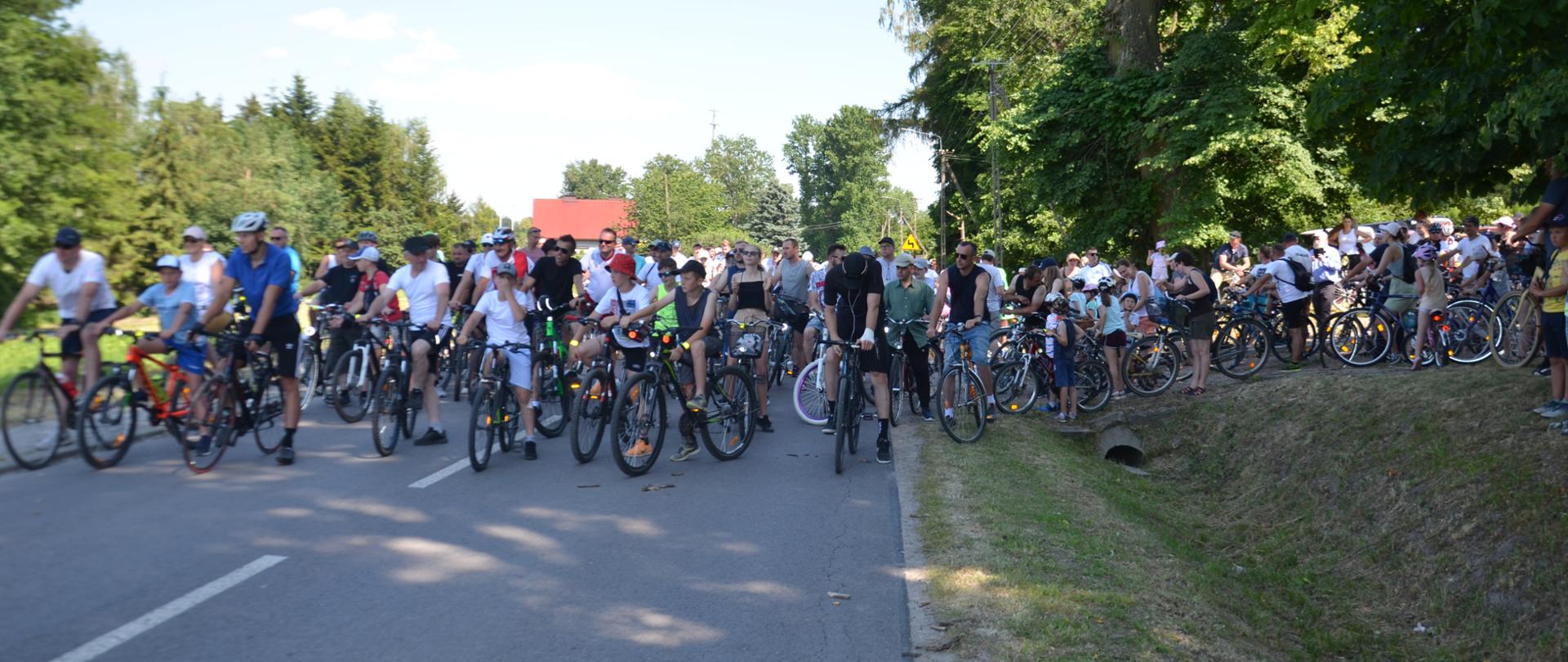 Uczestnicy rajdu przed startem