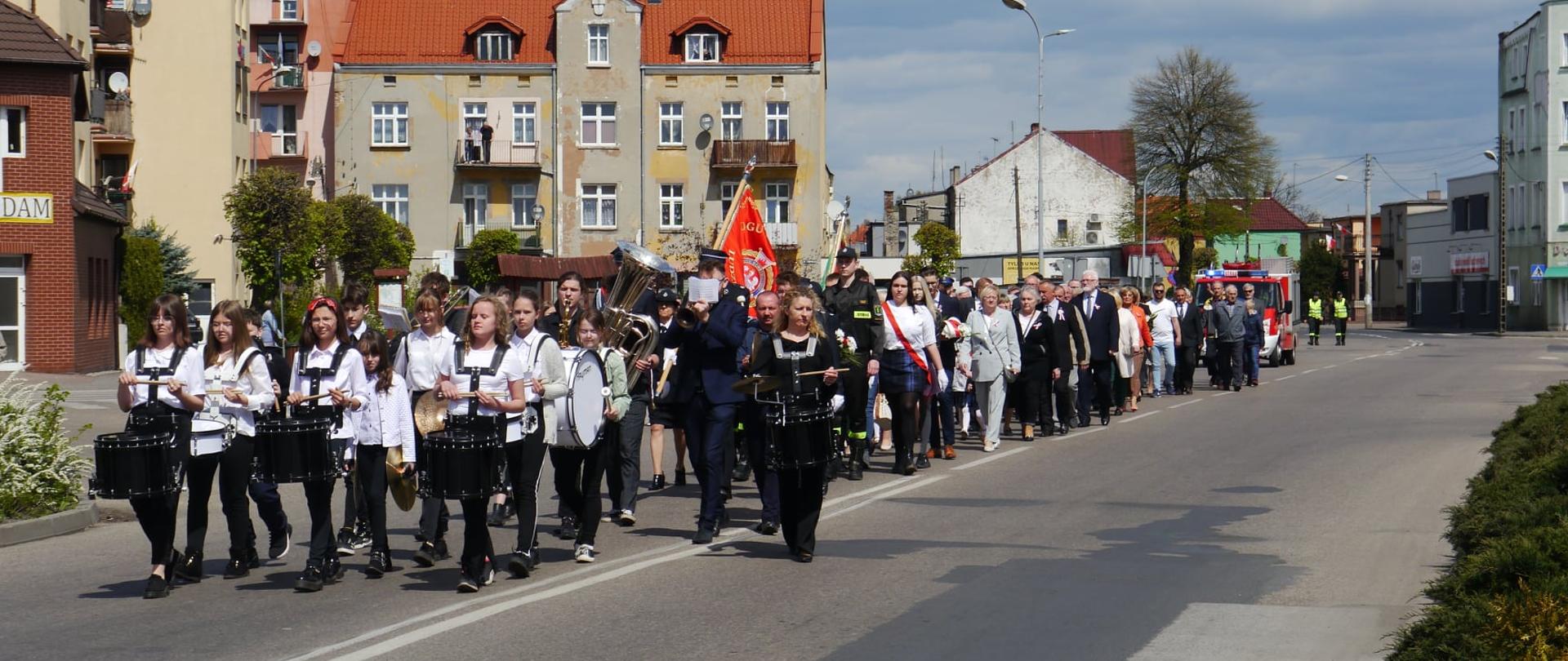 Święto Konstytucji 3 maja - przemarsz przez miasto