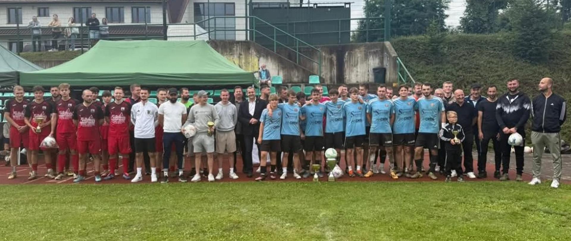 Drużyny które stawiły się w finale.