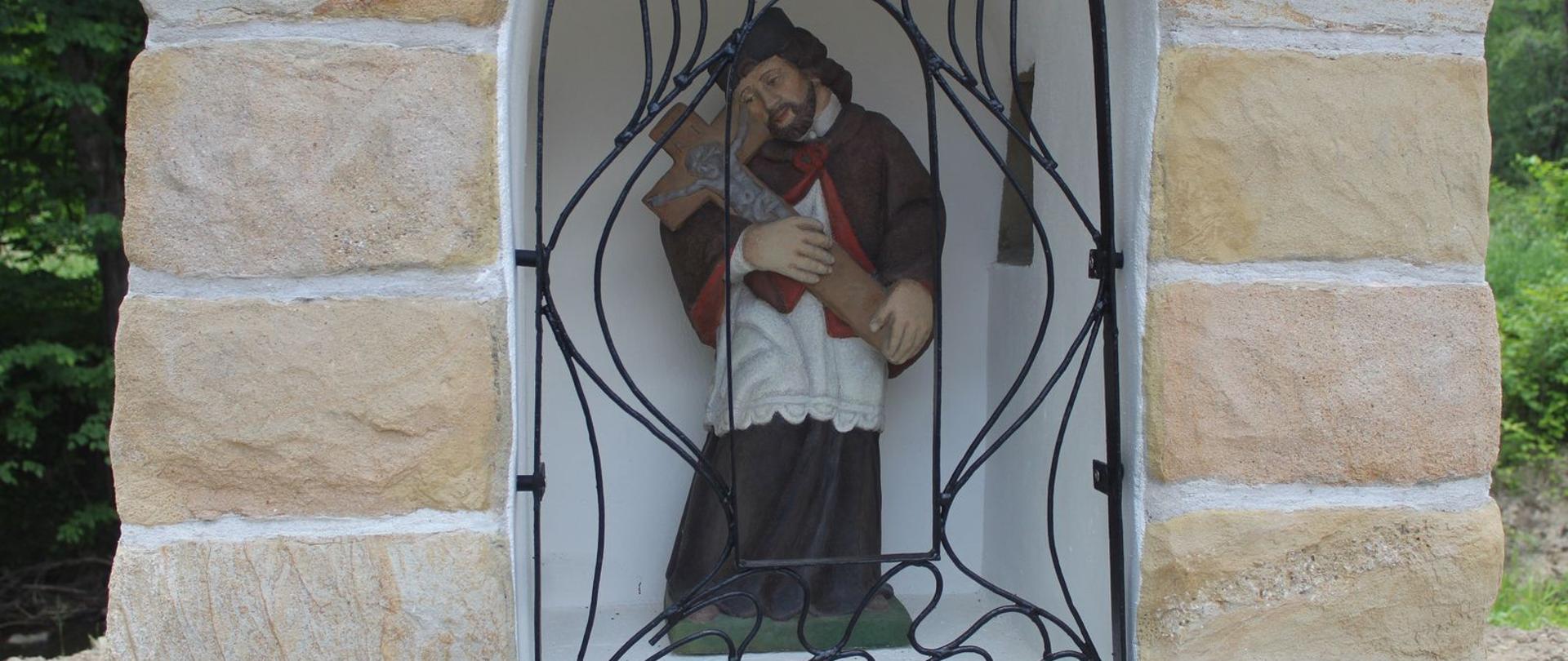 Figurka Świętego Jana Nepomucena w Barwałdzie Średnim